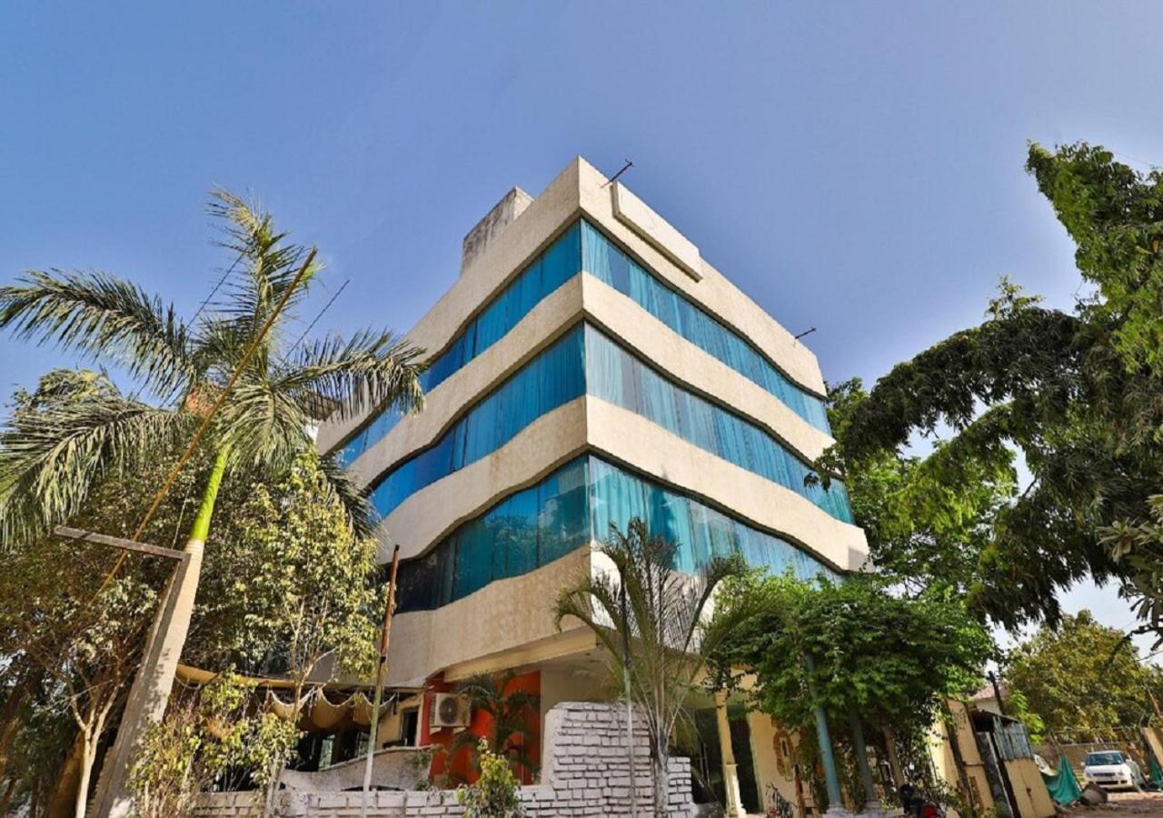 The Sky Imperial Hotel Yahvi Vadodara Exterior photo