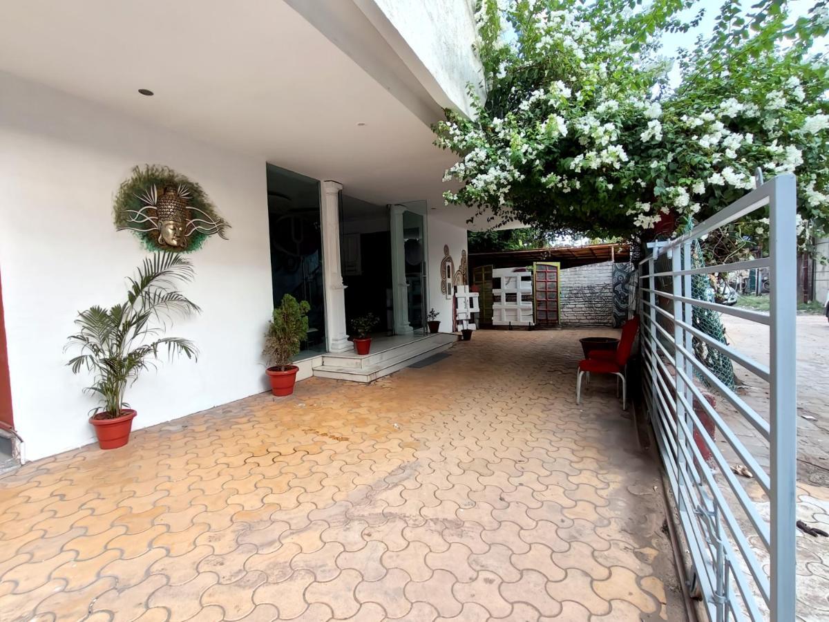 The Sky Imperial Hotel Yahvi Vadodara Exterior photo
