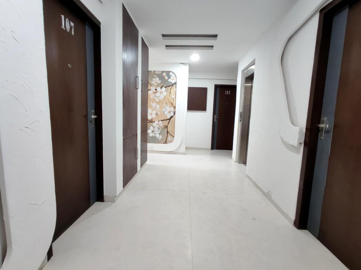 The Sky Imperial Hotel Yahvi Vadodara Exterior photo