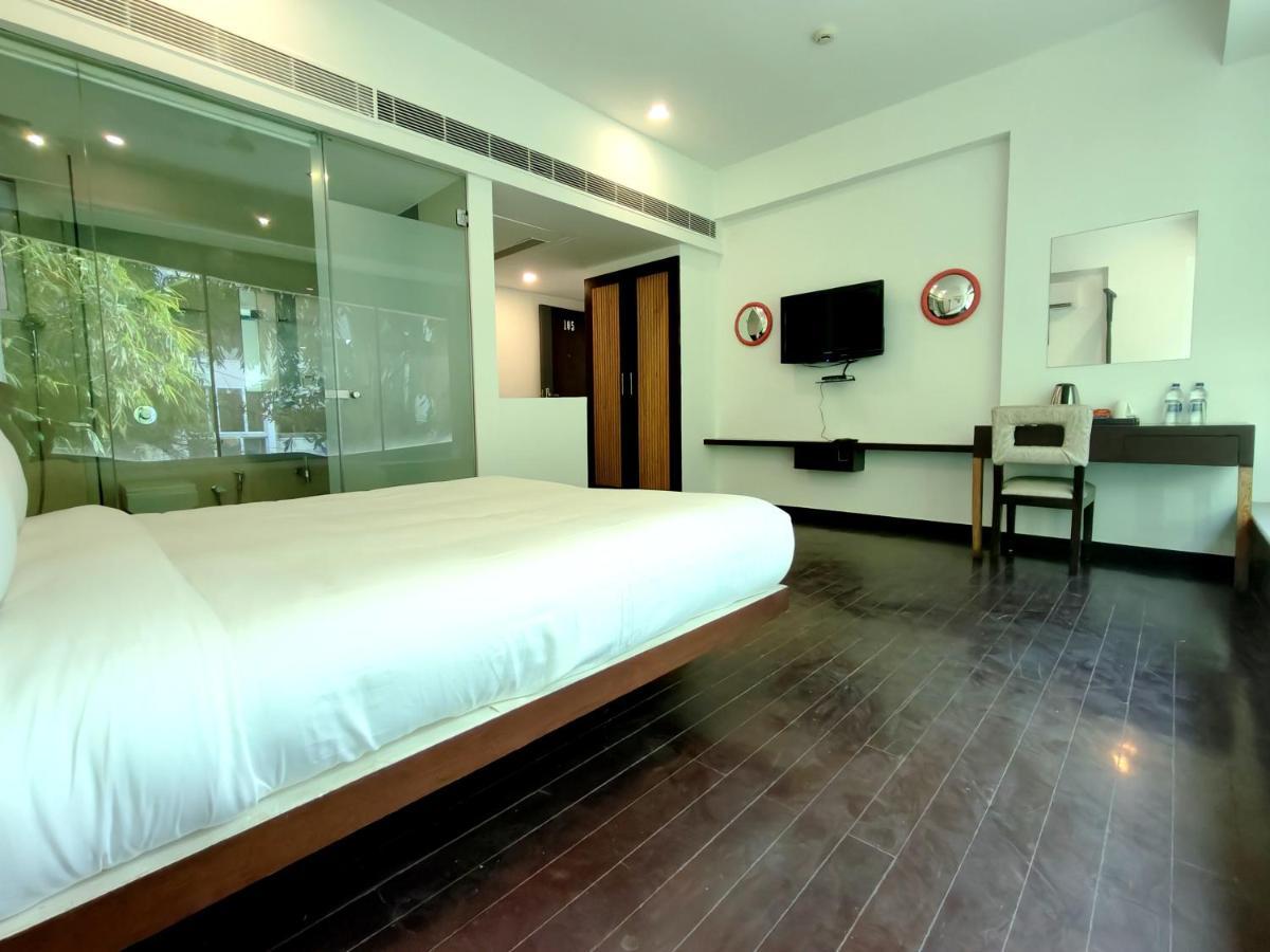 The Sky Imperial Hotel Yahvi Vadodara Exterior photo