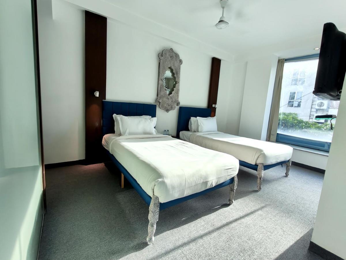 The Sky Imperial Hotel Yahvi Vadodara Exterior photo