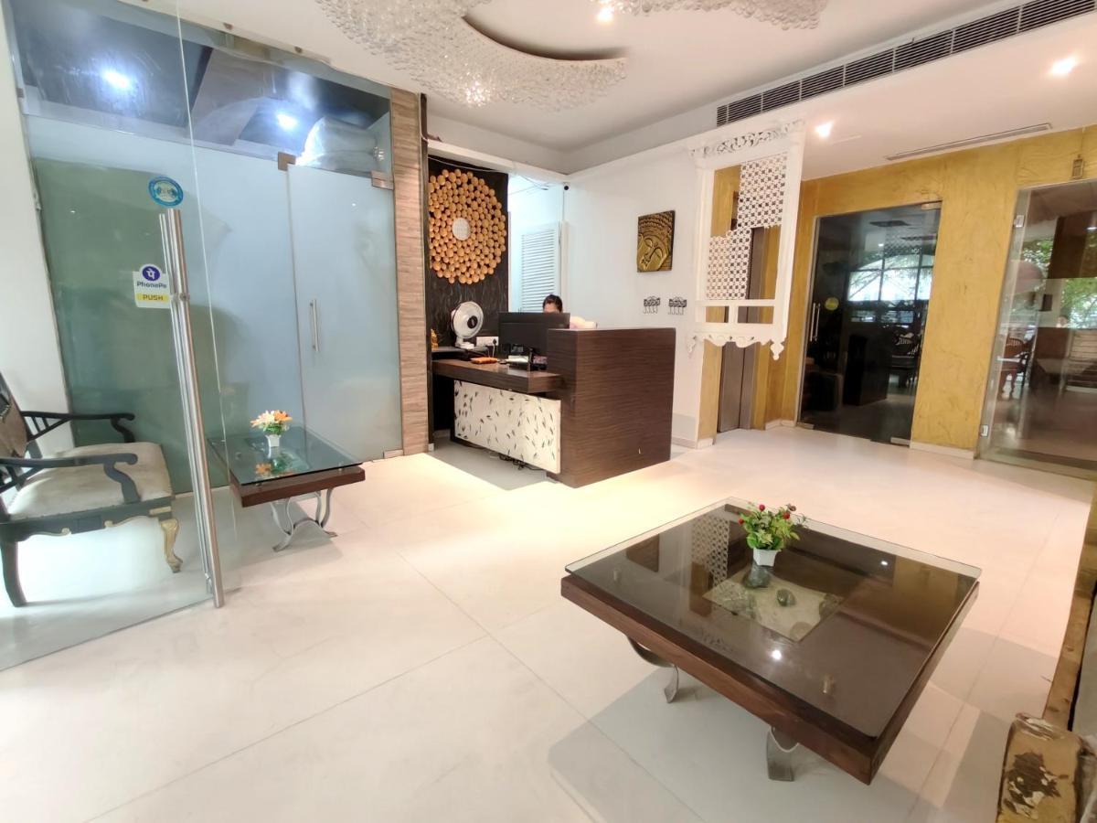 The Sky Imperial Hotel Yahvi Vadodara Exterior photo